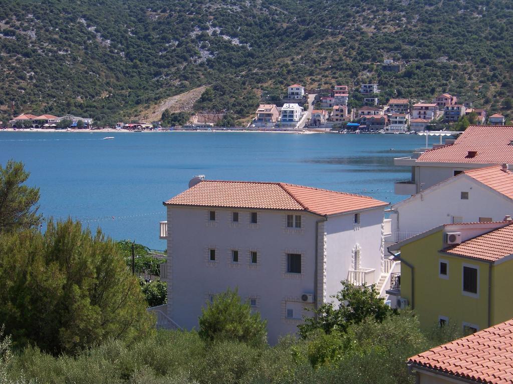 Apartments Zdenka Marina Rum bild